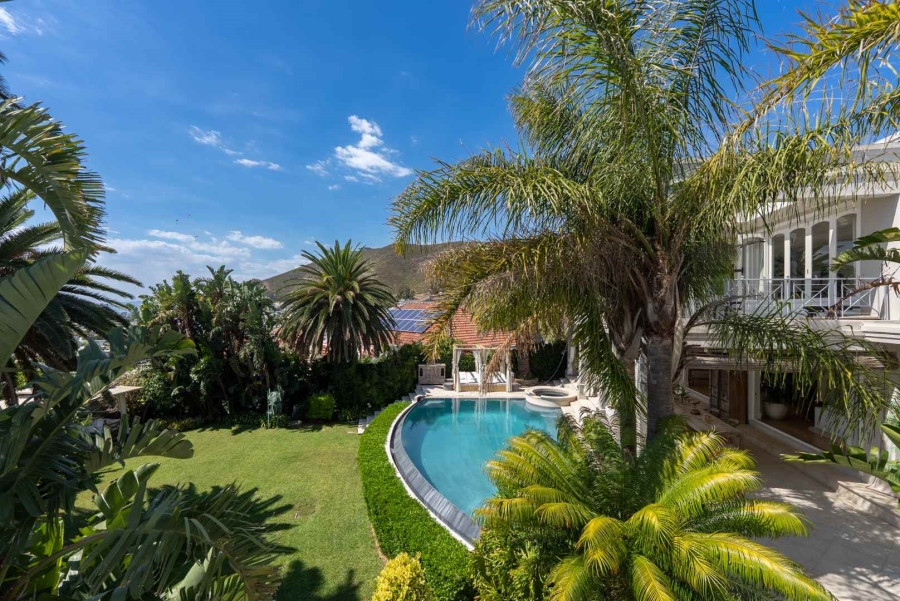 5 Bedroom Property for Sale in Fresnaye Western Cape